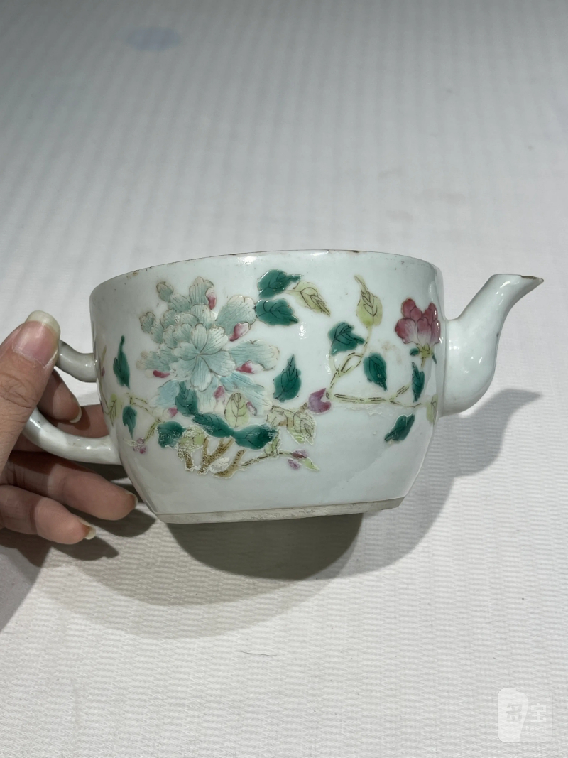 清代 粉彩茶壶一组十二件 - 图40